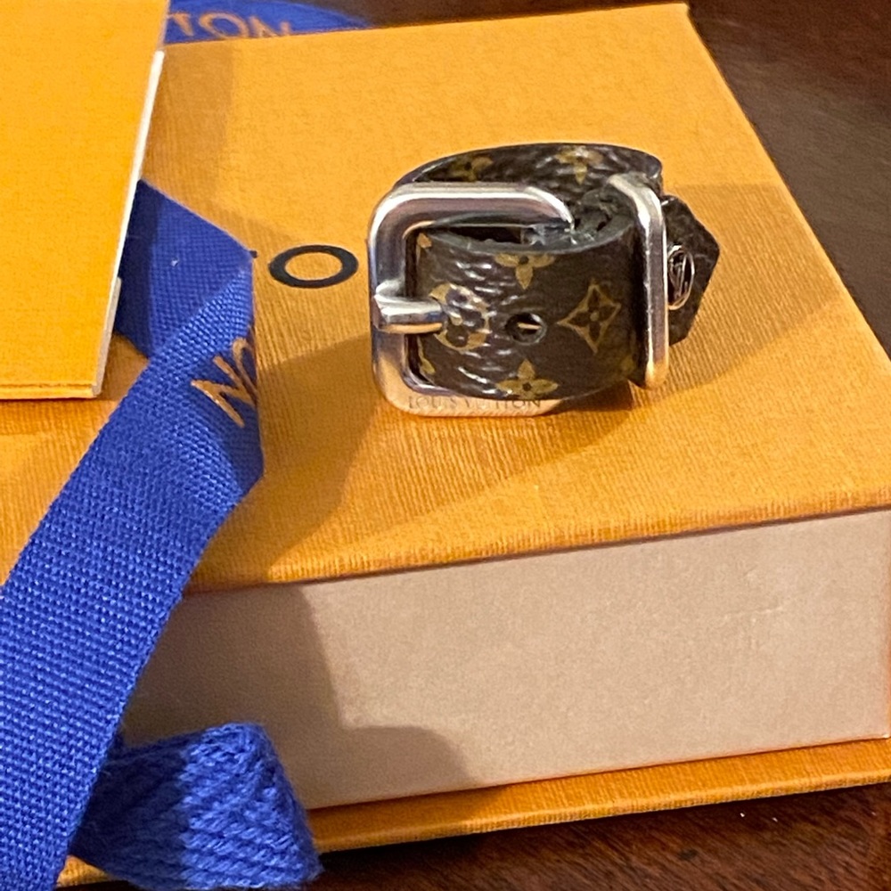 Louis Vuitton Brown Monogram Buckle Ring with Silver Hardware - Picture 2 of 6